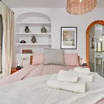 Casa Milo 빌라 살로브레나