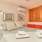 Casa Milo